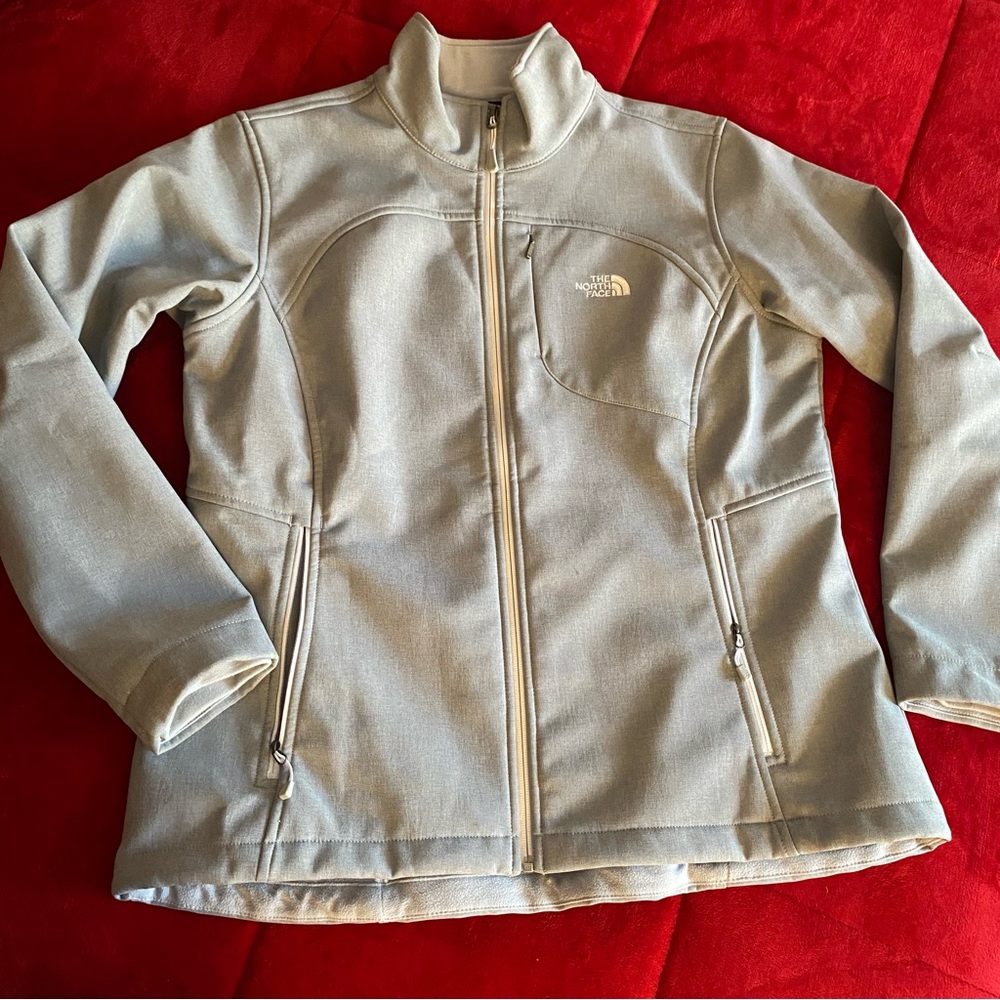 EUC Women’s North Face Jacket Size X-Large